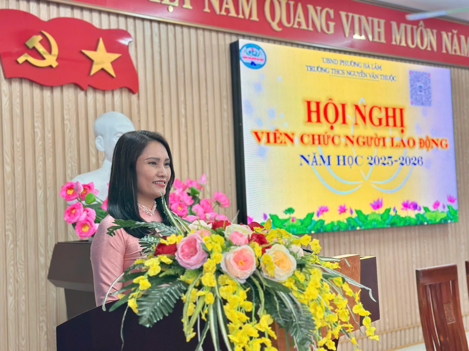 đ/c Đỗ Thị Ngọc Lan - Bí thư chi bộ, Hiệu trưởng điều hành đại hội